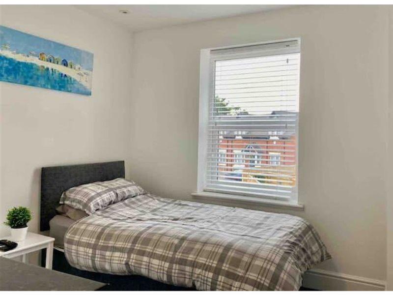 Oyo Hillcrest Studio Apartments クリーソープス エクステリア 写真
